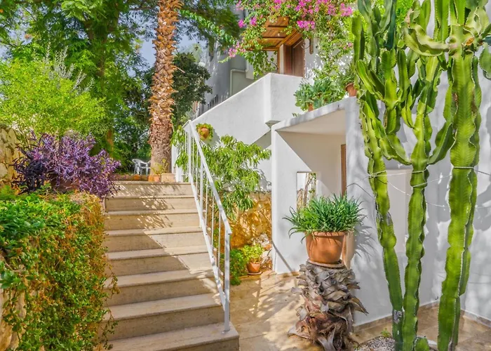 Villa With Garden Shared Pool - 4 Min From Beach