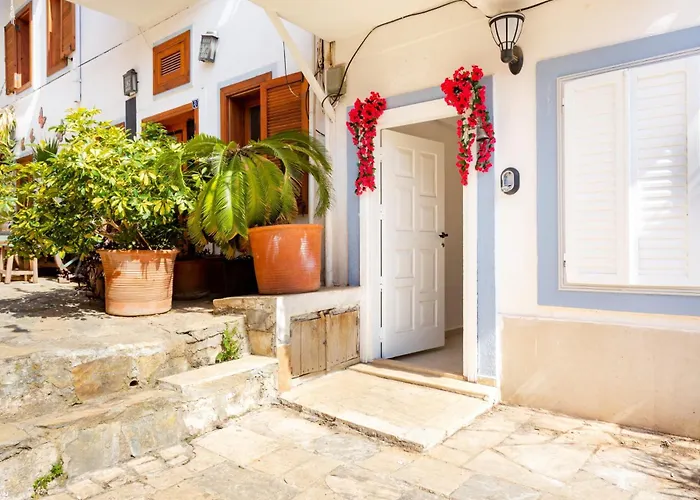 Westcoast Kalkan Suites 3-Bedroom Townhouse Located Heart Of Kalkan Old Town With A Private Plunge Pool
